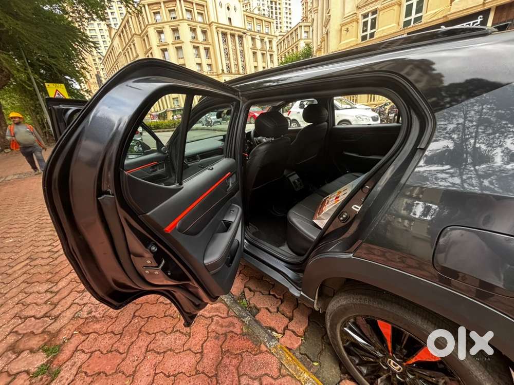 Honda Elevate Adv Edition | Jan 2026 | 2200 Km | Sunroof | Single Owne