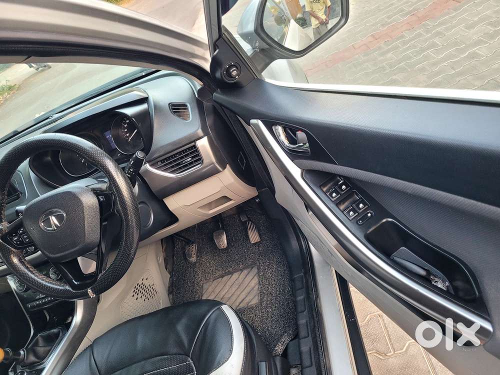 Tata Nexon 1.2 Revotron Xz Plus, 2018, Petrol
