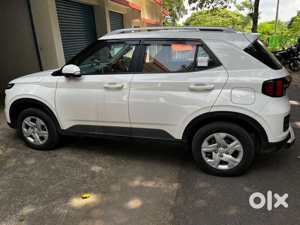 Hyundai Venue Petrol 2022