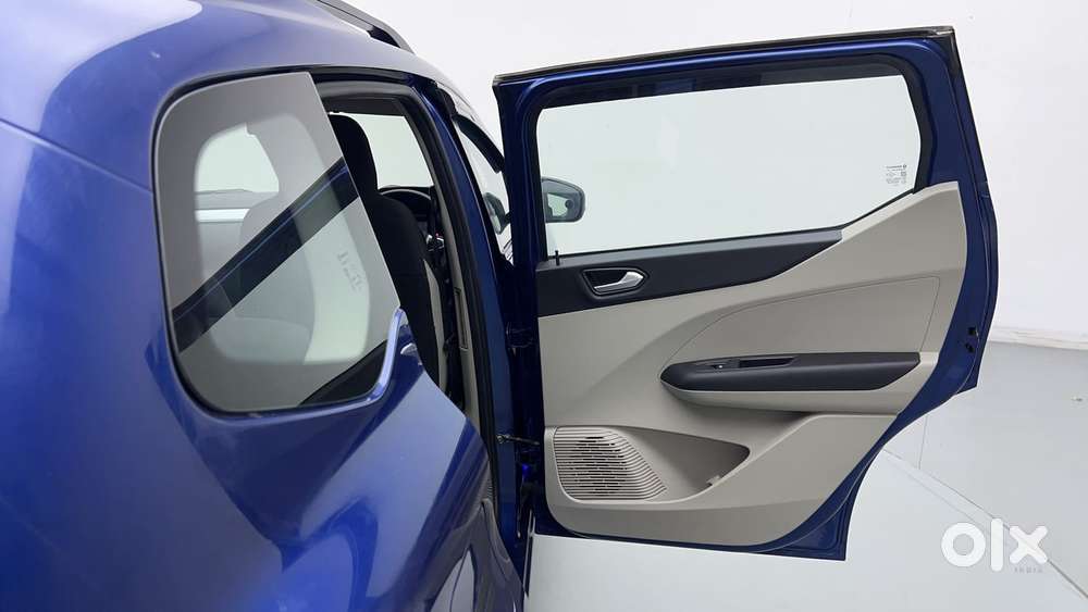 Renault Triber Rxz Easy-r Amt, 2022, Petrol