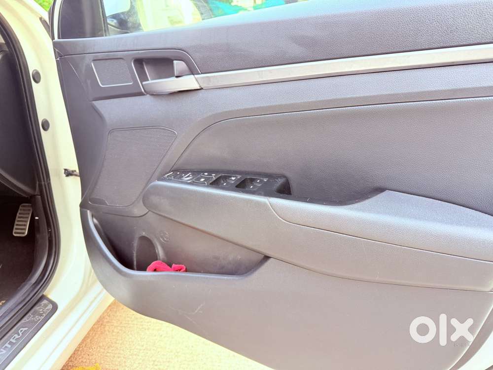 Hyundai New Elantra [2016-2019] 1.6 Crdi Sx (o) Mt, 2018, Diesel