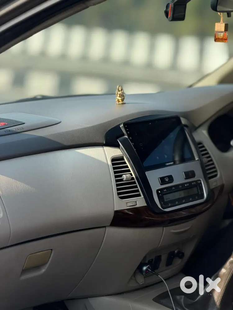 Toyota Innova 2012