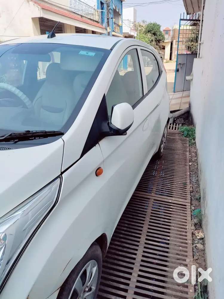 Hyundai Eon 2013 Petrol Well Maintained