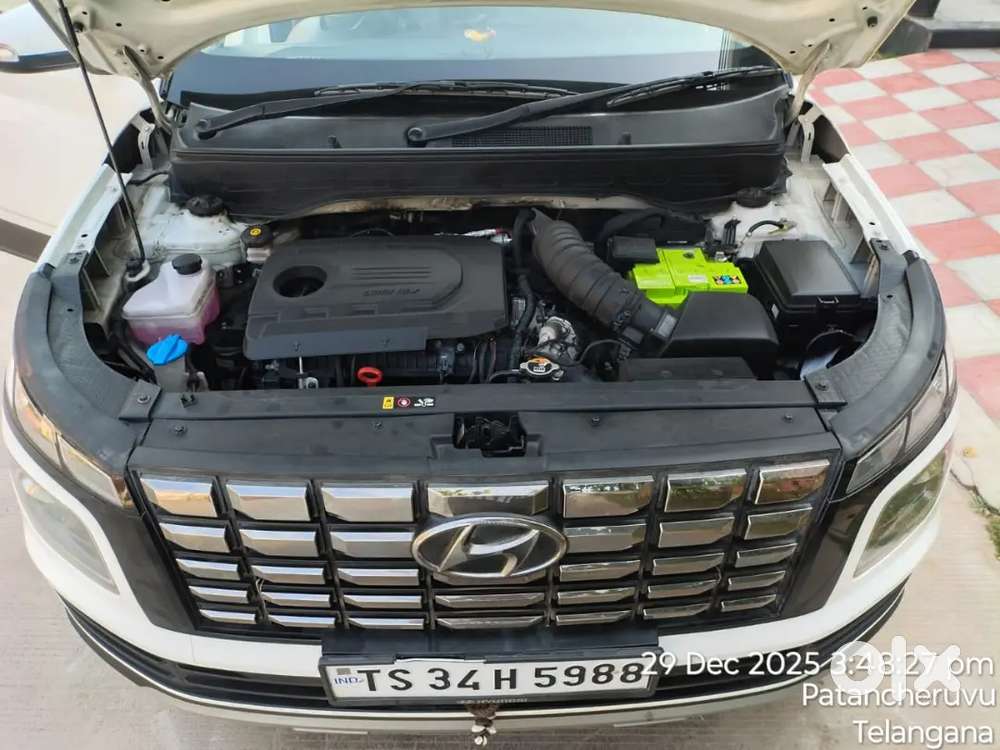 Venu Sx Diesel 1.5 Showroom Track Vehicle