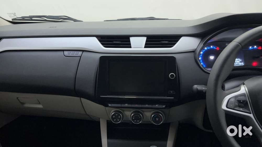 Renault Triber 1.0 Rxz Dual Tone, 2023, Petrol