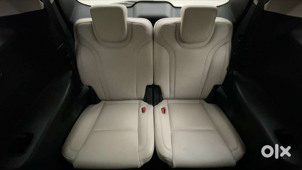 Mahindra Xuv700 2.0 Ax 7 Petrol At Luxury Pack Str, 2022, Petrol