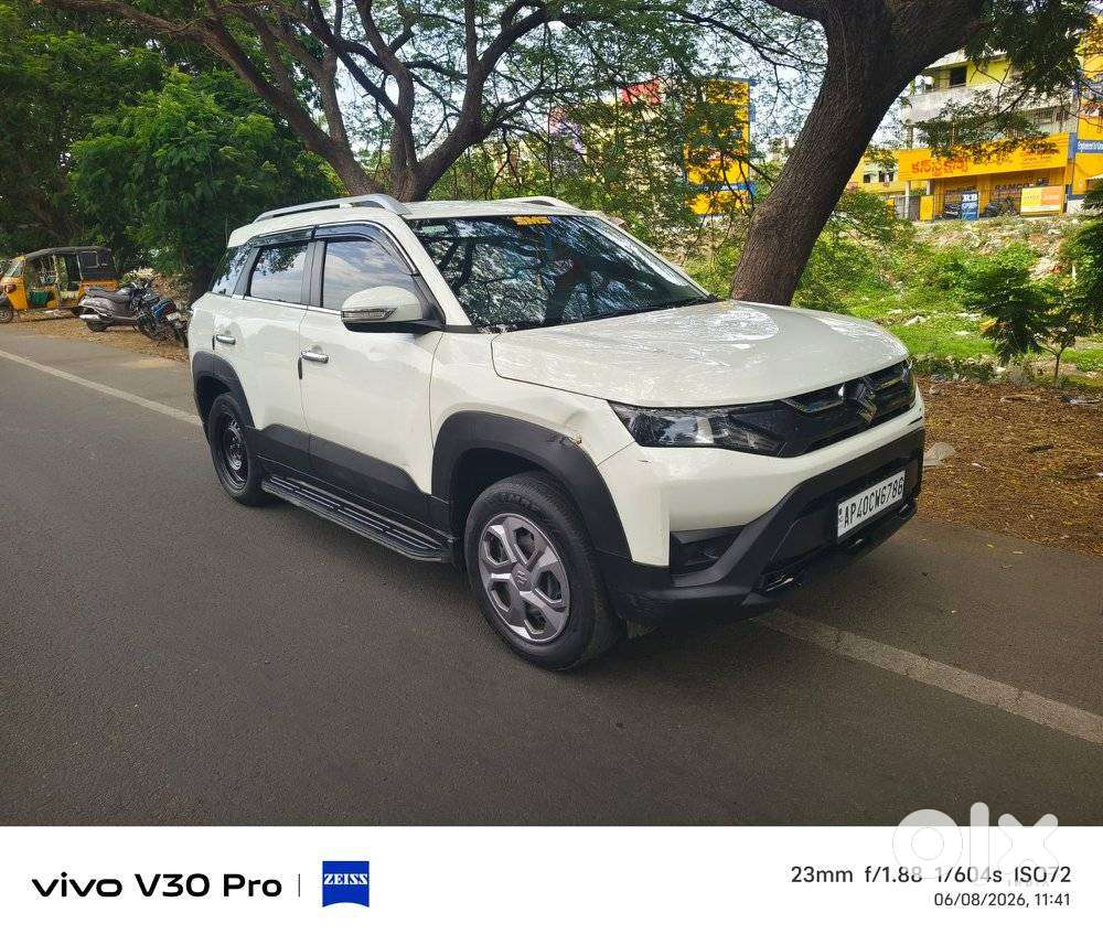 Maruti Suzuki Brezza 1.5 Lxi Smart Hybrid, 2024, Petrol