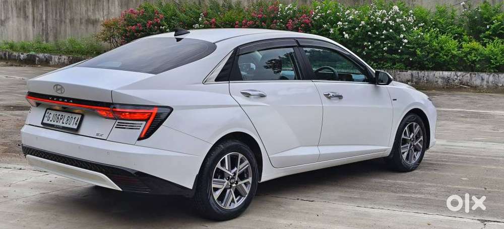 Hyundai Verna 1.5 Sx Ivt, 2023, Petrol