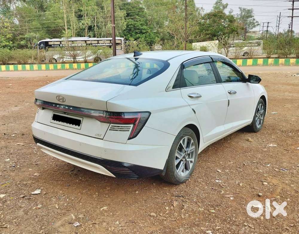 Hyundai Verna 1.5 Sx (o) Vtvt, 2023, Petrol