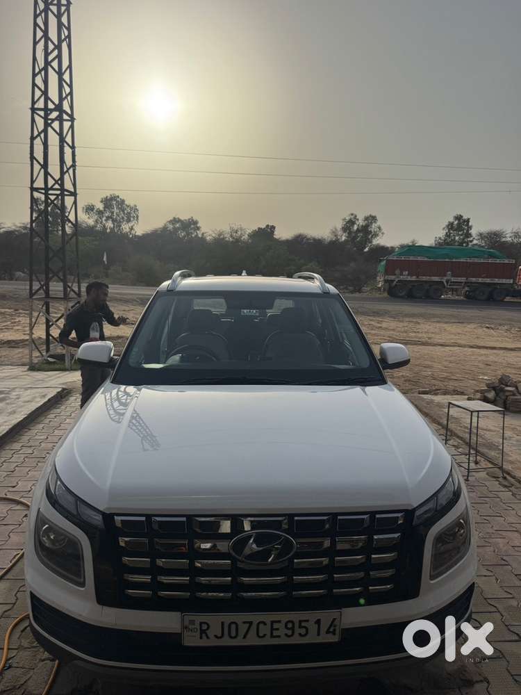 Hyundai Venue Petrol Sx Mt 2025