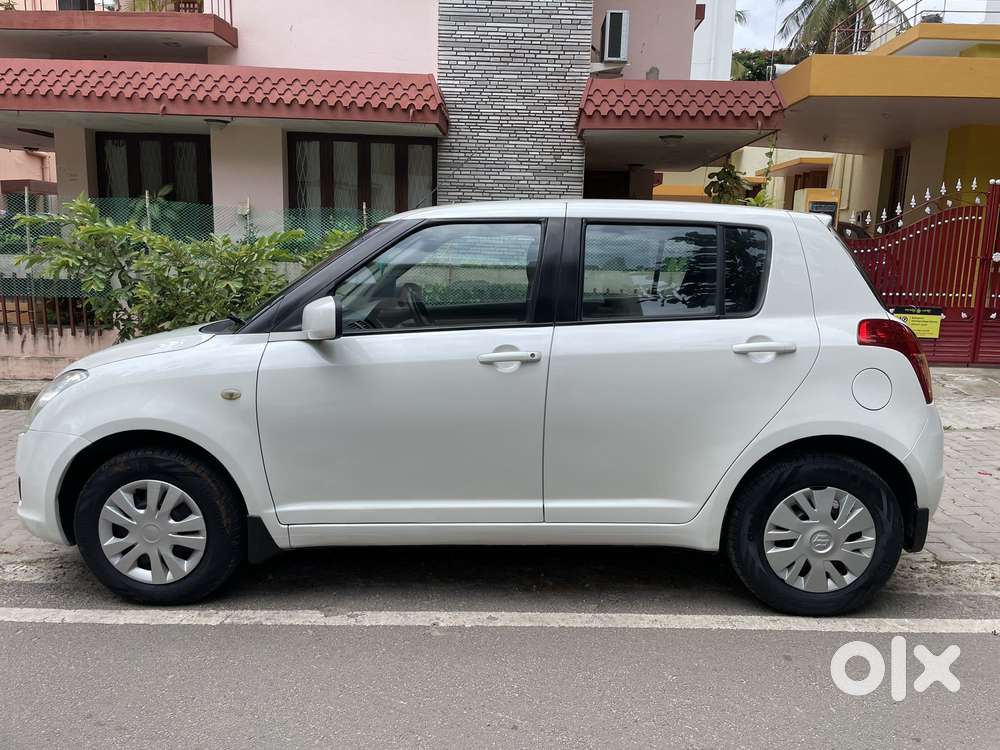 Maruti Suzuki Swift Vxi + Manual, 2010, Petrol
