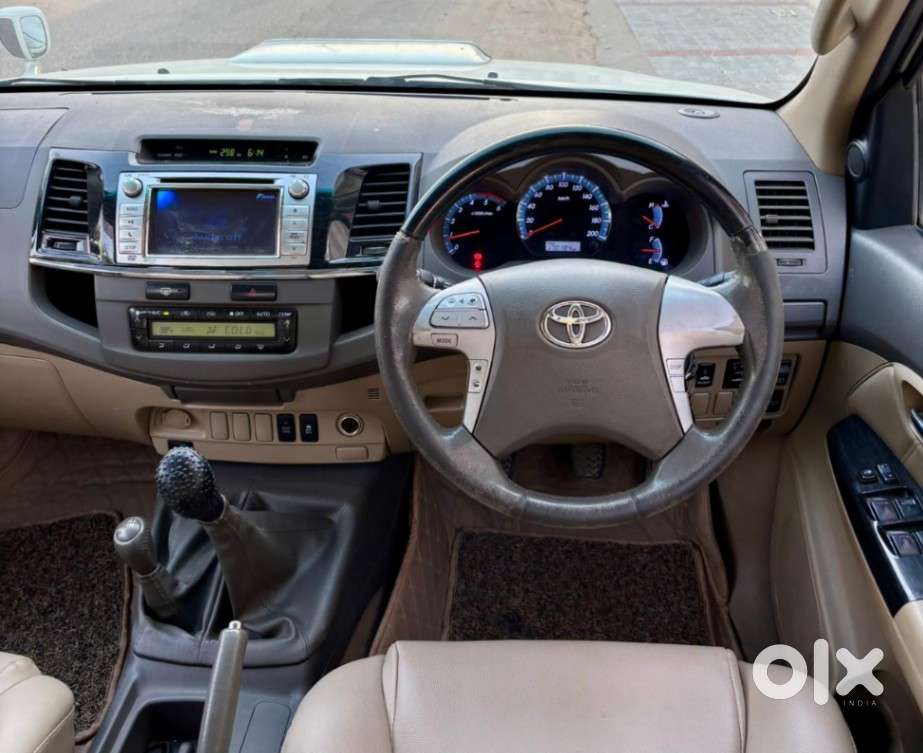 Toyota Fortuner 3.0 4x4 Manual, 2013, Diesel