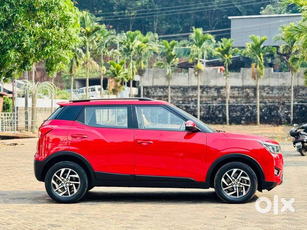 Mahindra Xuv300 1.2 W8 (o) Amt Petrol, 2022, Petrol