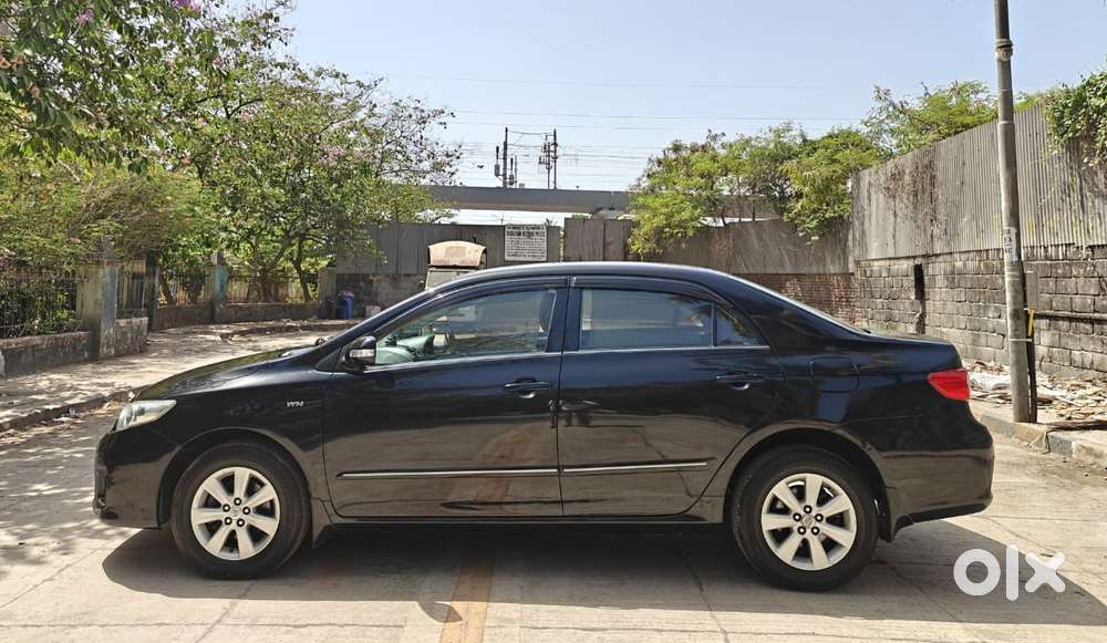 Toyota Corolla Altis [ ] 1.8 Vl At, 2013, Petrol