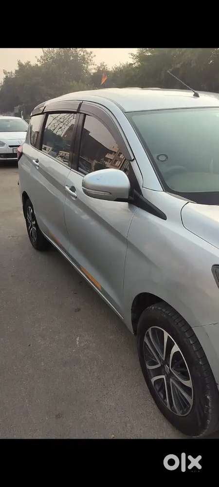 Maruti Suzuki Ertiga 2023 Cng & Hybrids 123000 Km Driven
