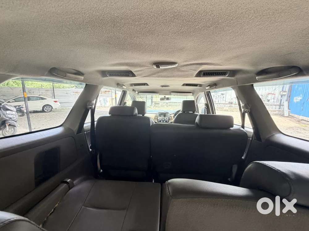 Toyota Innova 2.5 G (diesel) 8 Seater Bs Iv, 2015, Diesel