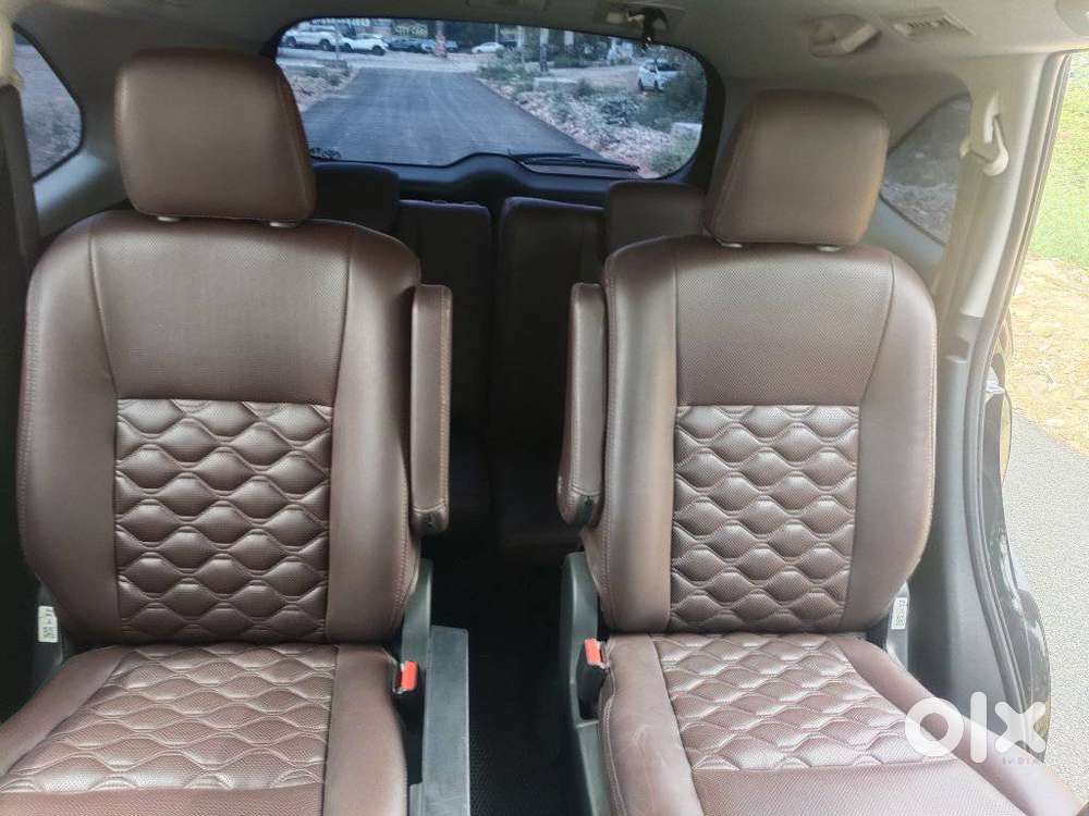 Toyota Innova Hycross 2.0 Vx (o) Hybrid 7 Str, 2025, Petrol