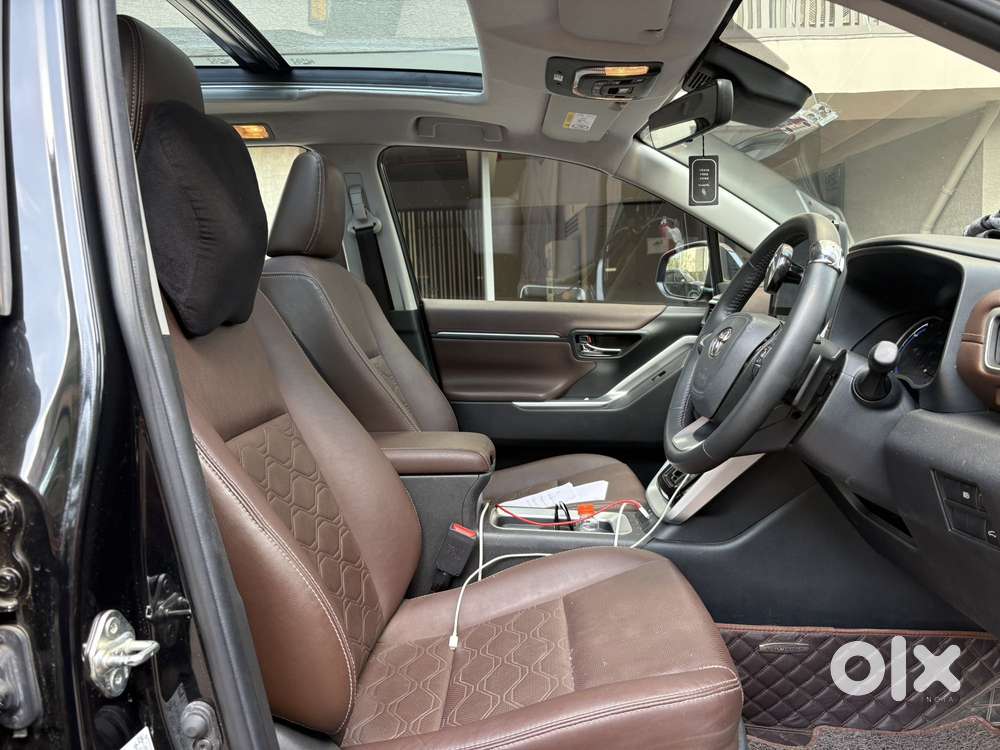 Toyota Innova Hycross 2.0 Zx Hybrid 7 Str, 2024, Petrol