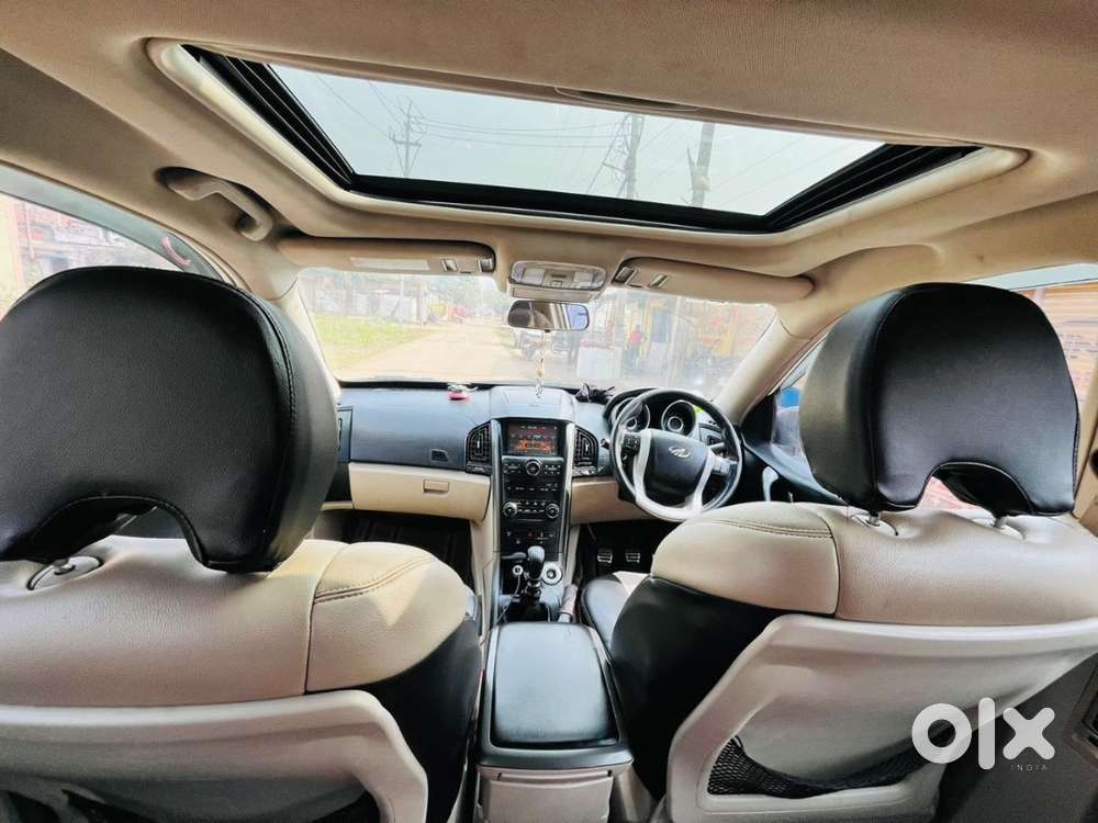 Mahindra Xuv500 W10