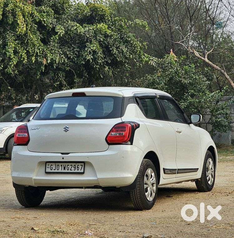Maruti Suzuki Swift Vxi + Manual, 2022, Petrol