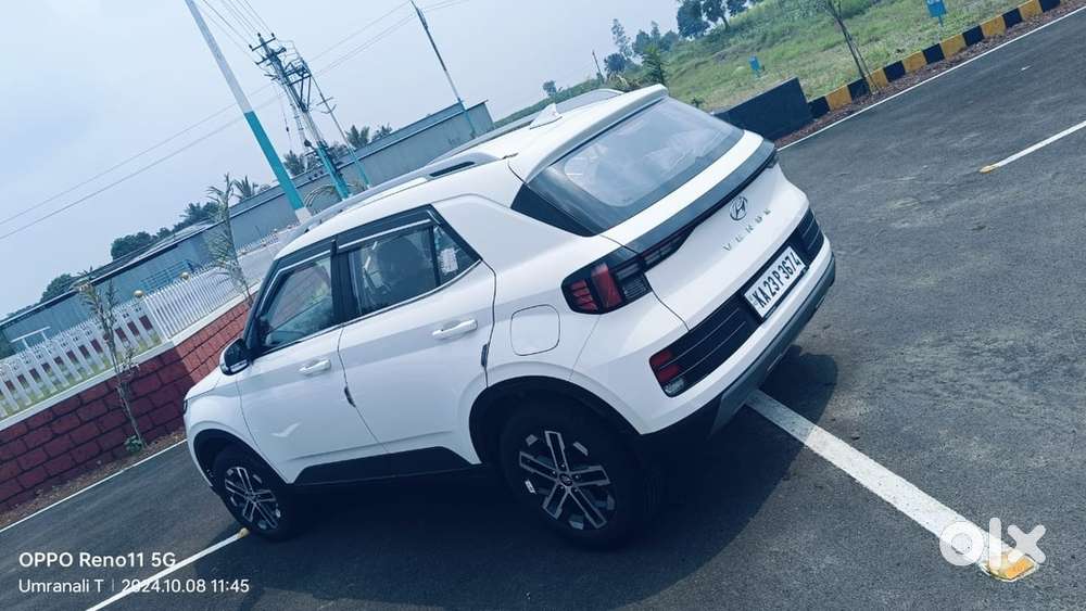 Hyundai Venue Petrol 2024