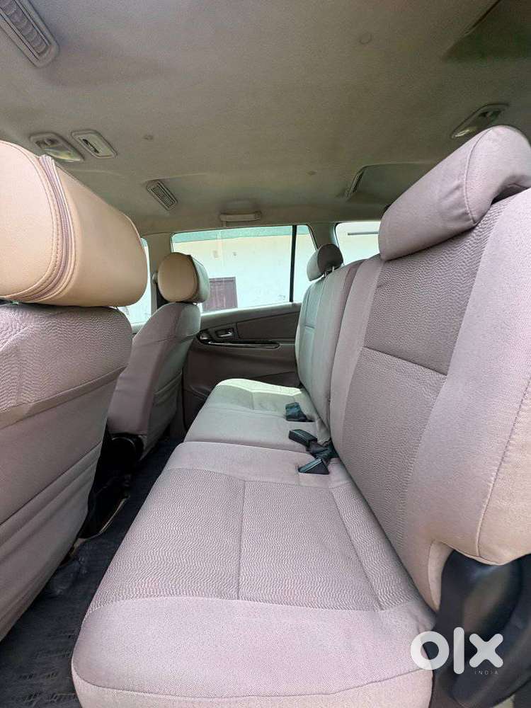 Toyota Innova 2.5 Vx 8 Seater Bs Iv, 2015, Diesel