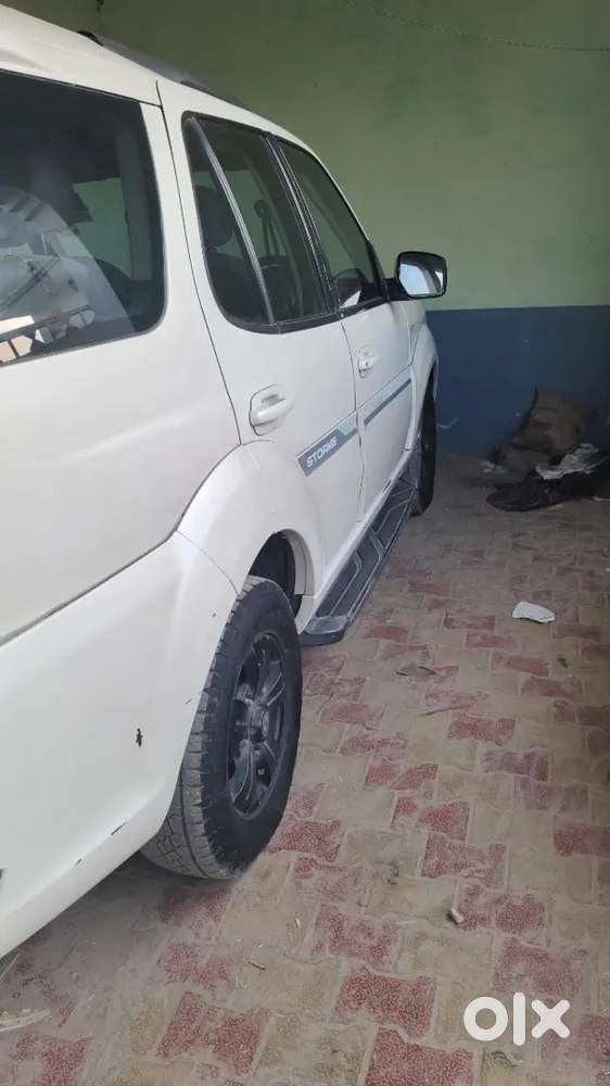 Tata Safari Storme 2017