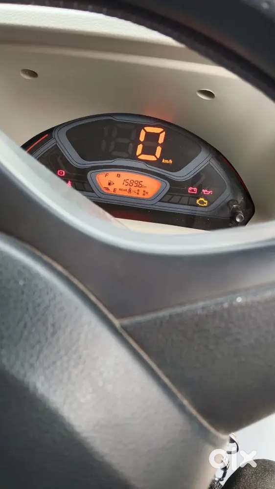 Maruti Eeco 6-seater (petrol) - Like New, Only 2200 Km Driven