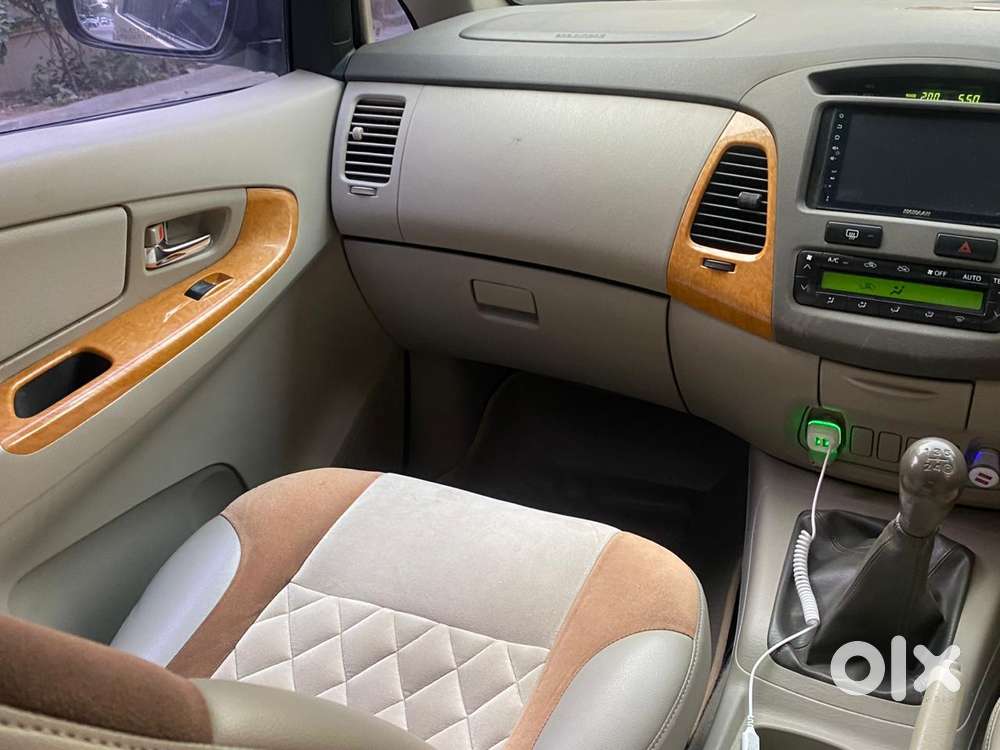 Toyota Innova 2.5 Vx 8 Seater Bs Iv, 2012, Diesel