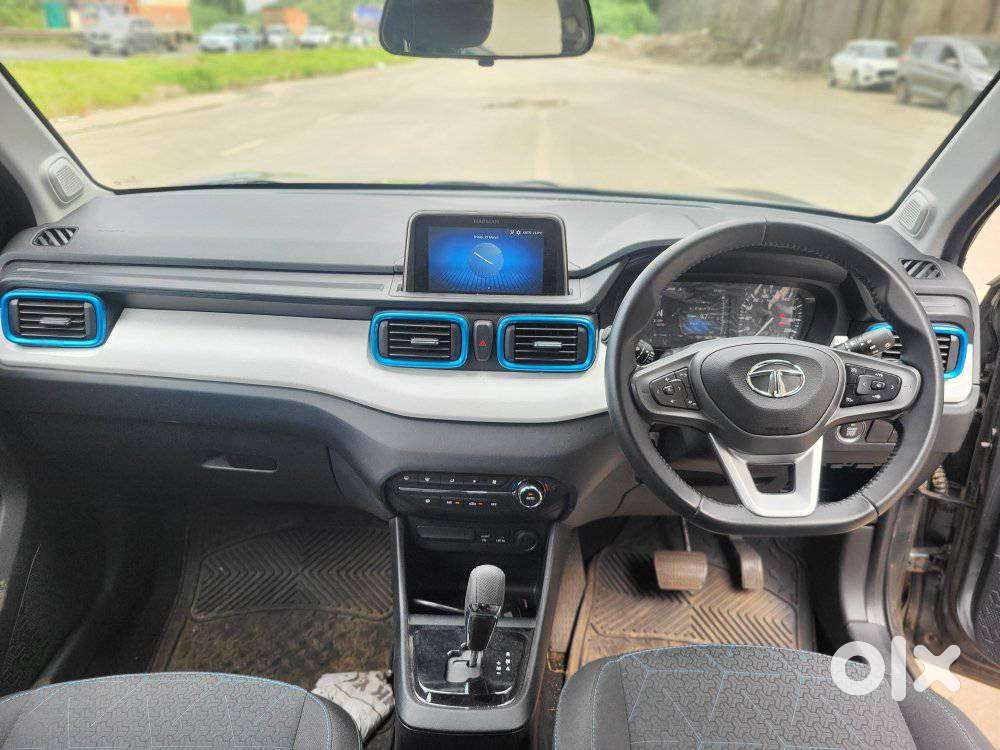 Tata Punch 1.2 Revotron Creative Dual Tone, 2024, Petrol