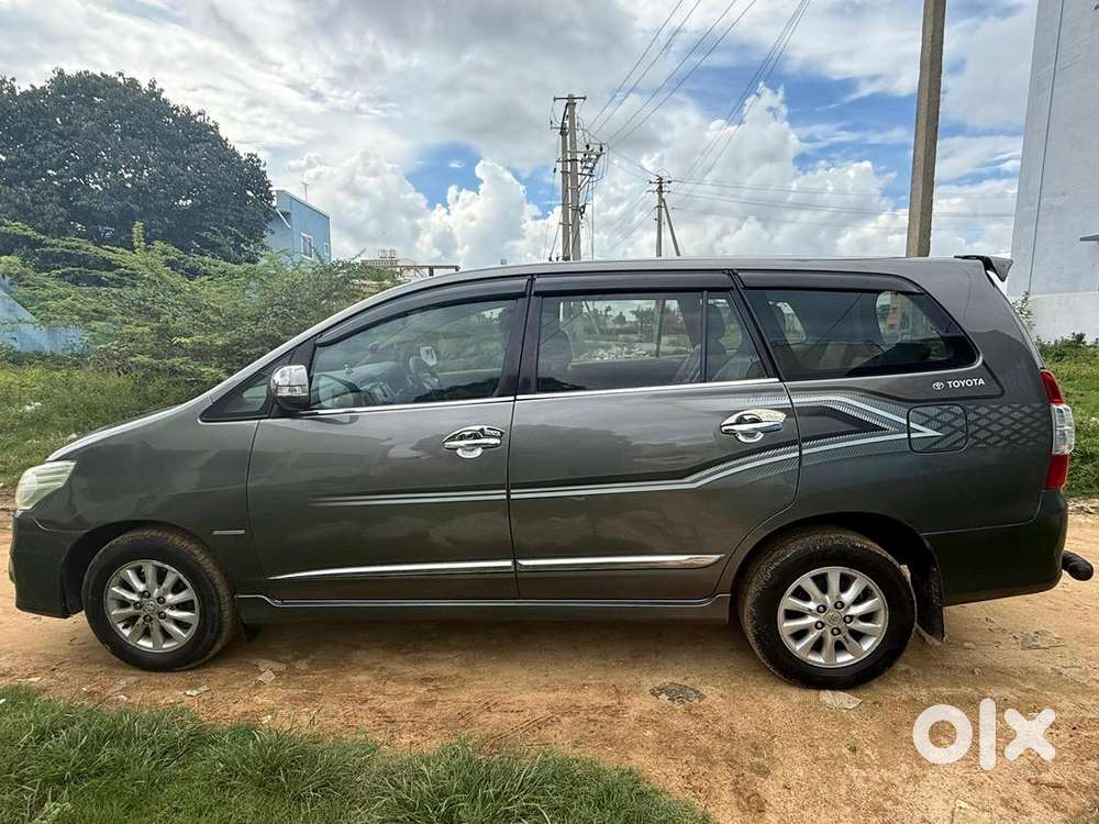 Toyota Innova 2015 Diesel Well Maintained
