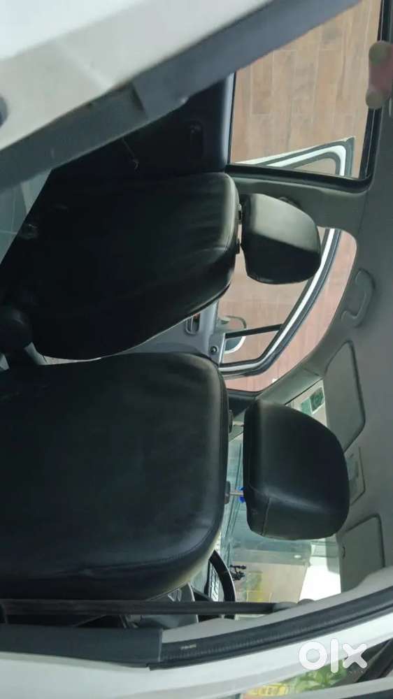 Well Maintained Car Engine Gear Ok 2012