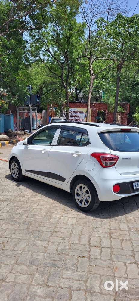 Hyundai Grand I10 Sportz, 2019, Petrol