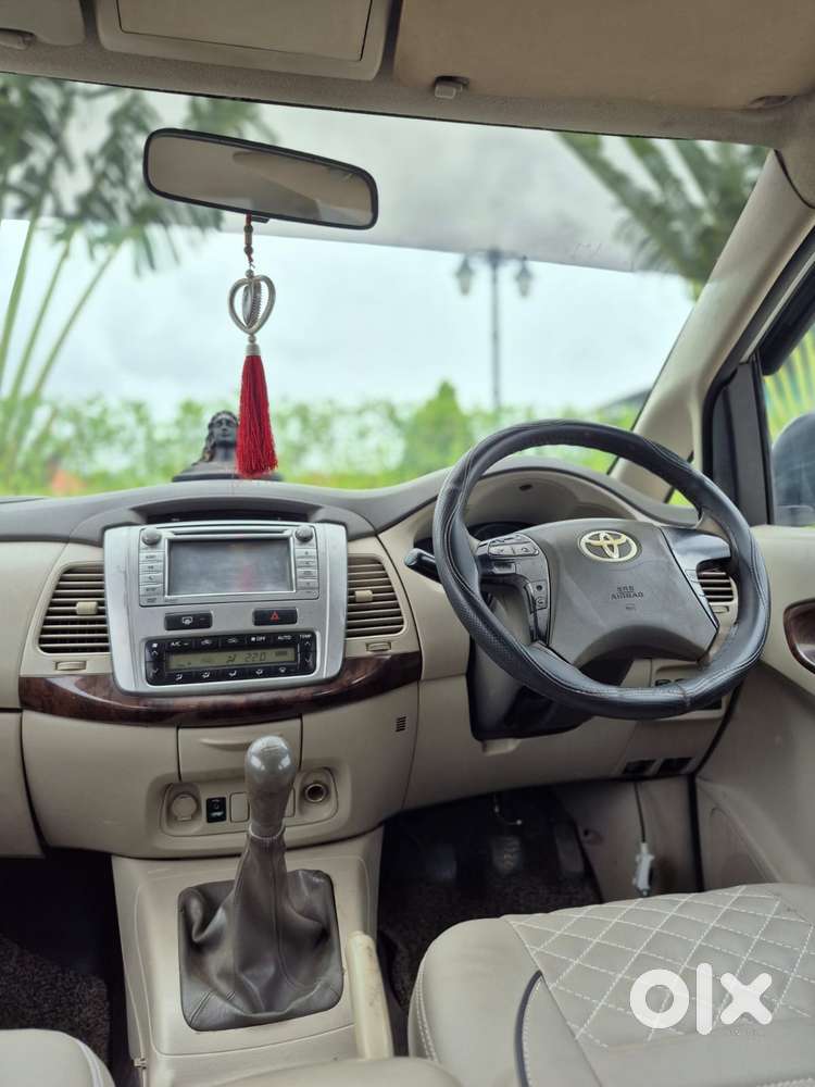 Toyota Innova 2.5 E Diesel Ms 7-seater, 2012, Diesel