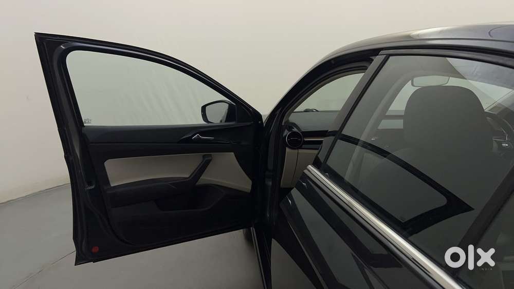 Skoda Slavia Style 1.0l Tsi Mt, 2023, Petrol