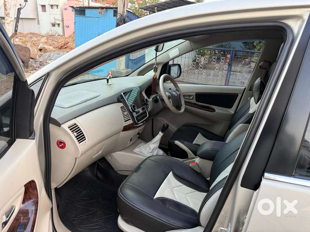 Toyota Innova 2.5 V 8 Str, 2014, Diesel