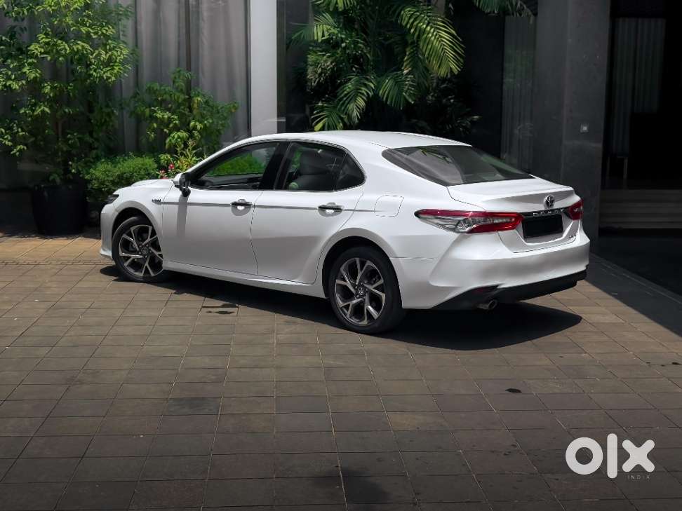 Toyota Camry [2019-ongoing] 2.5 Hybrid, 2019, Cng & Hybrids