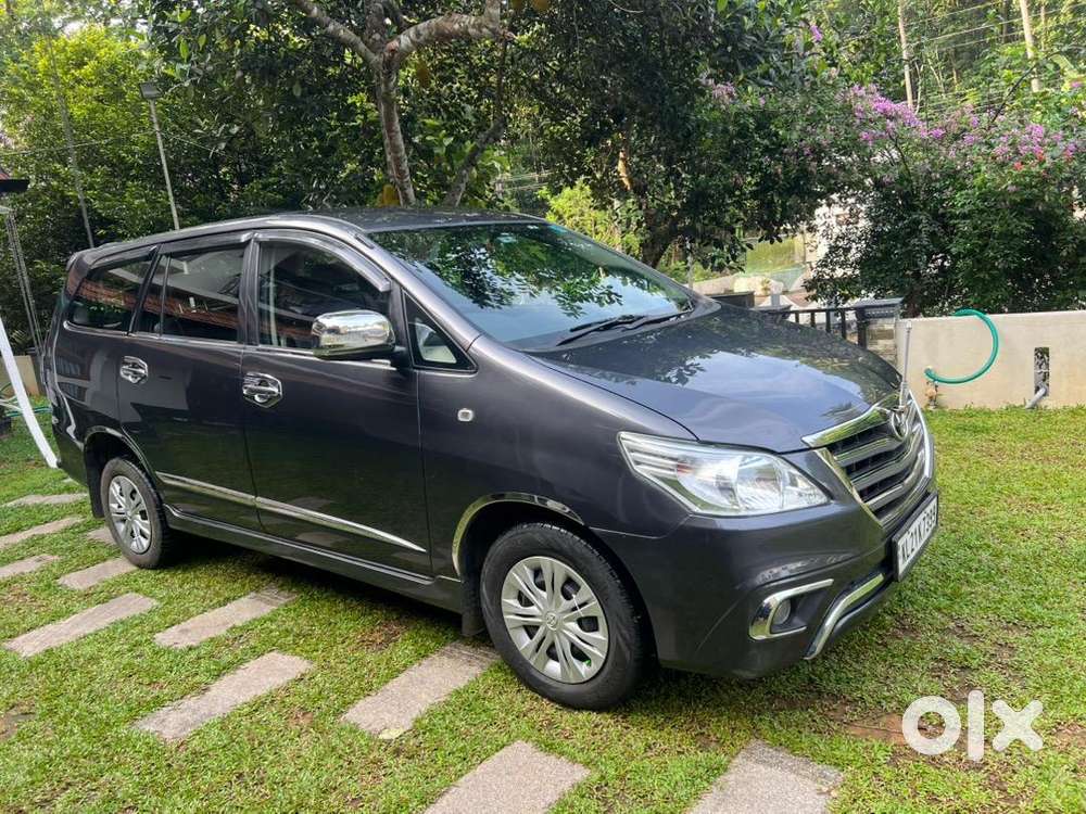 2015 Showroom Condition Innova 8 Seater- Fixed Price