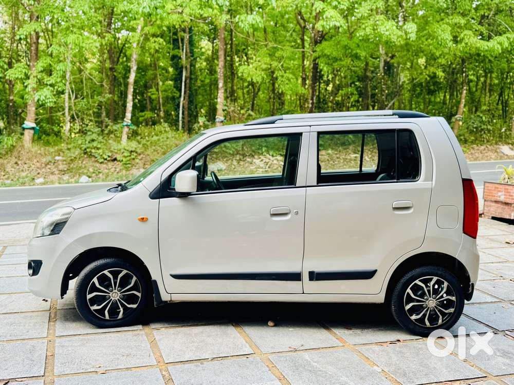 Maruti Suzuki Wagon R Vxi Amt1.2, 2016, Petrol