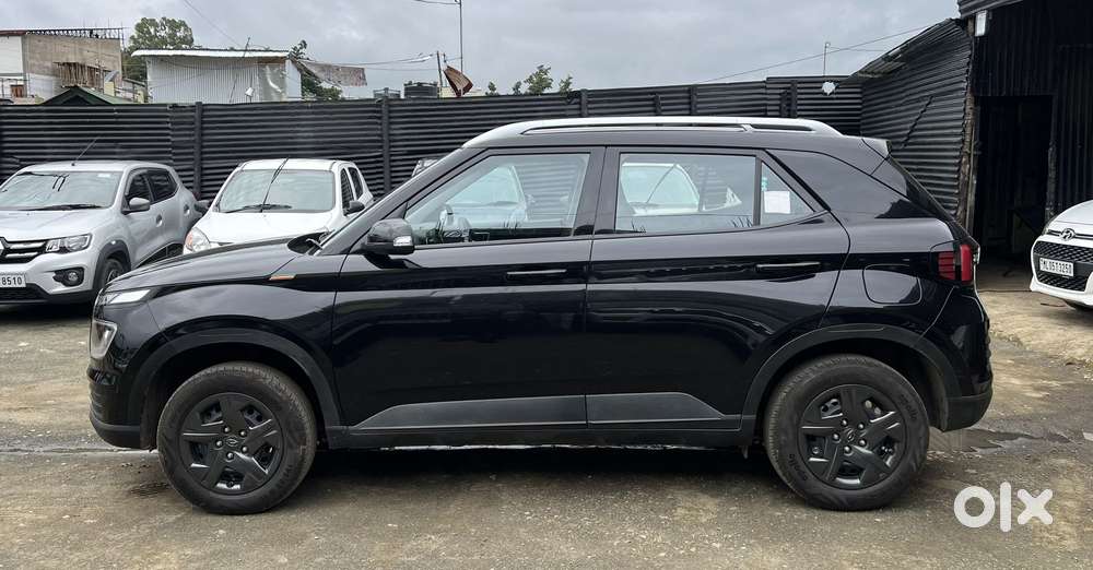 Hyundai Venue S (o) 1.2 Petrol Knight Edition, 2024, Petrol