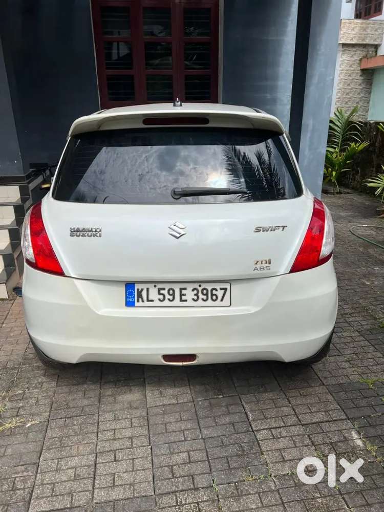 Maruti Suzuki Swift 2012