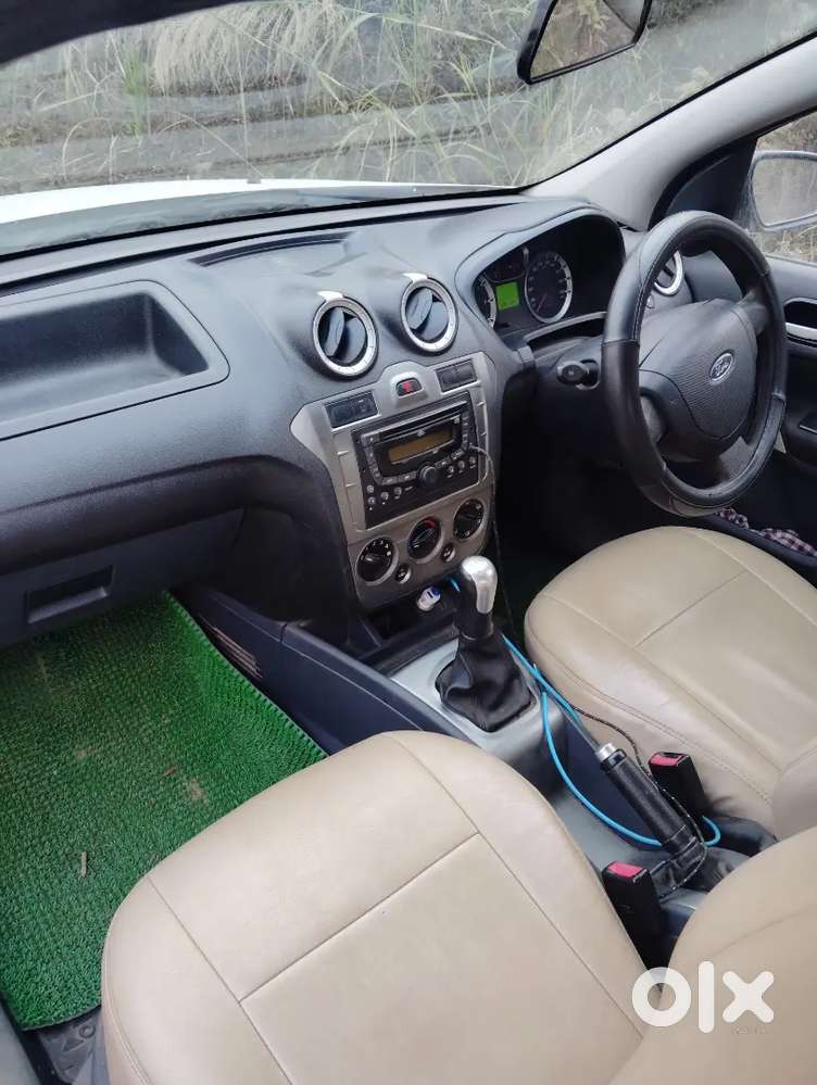 Ford Fiesta 2013 Petrol 75000 Km Driven