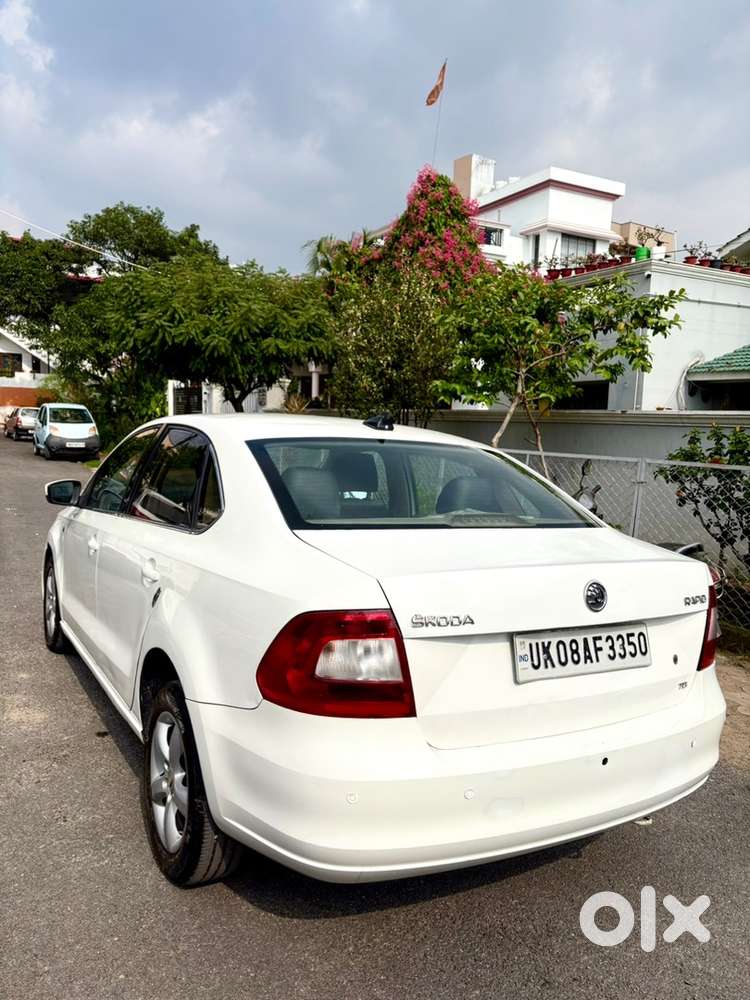 Skoda Rapid 1.6 Diesel Car 2014 Model