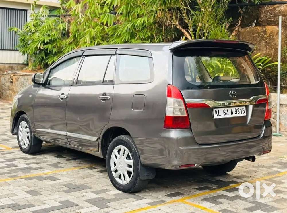 Toyota Innova 2006 Diesel 225000 Km Driven