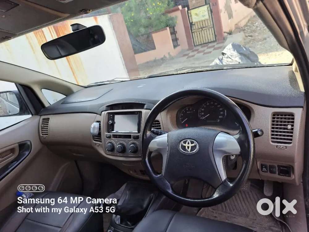 Toyota Innova 2015 Diesel 150000 Km Driven