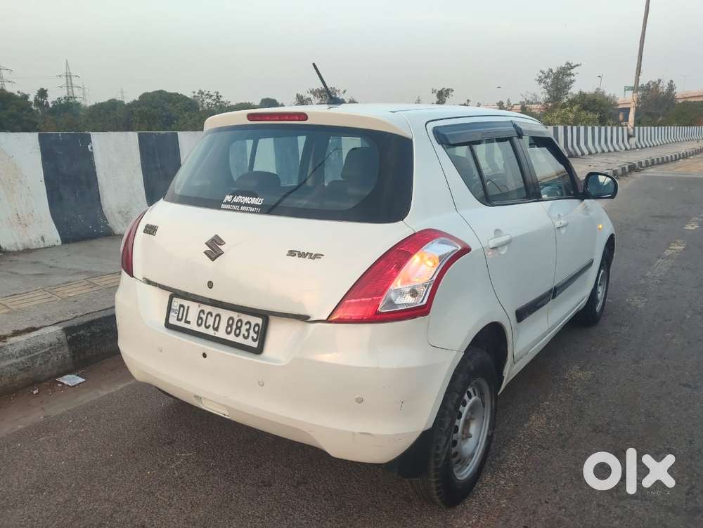 Maruti Suzuki Swift Lxi Optional-o, 2017, Petrol