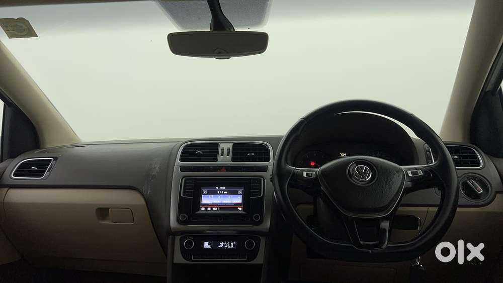 Volkswagen Vento 1.6 Highline, 2016, Petrol