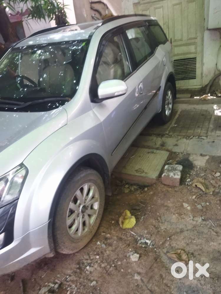 Mahindra Xuv500 W10 Top End Model (accident Free And Well Maintaine)