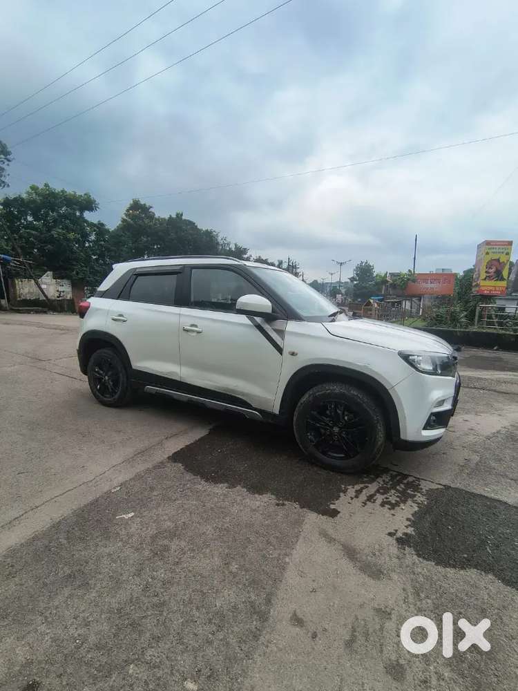 Maruti Suzuki Brezza Zdi 2019//rear Tyre 60% Frant Tyre 85%