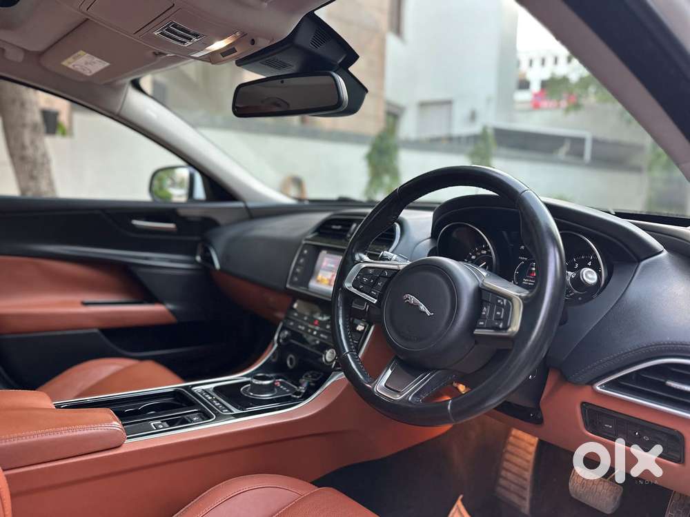 Jaguar Xe Portfolio, 2018, Petrol